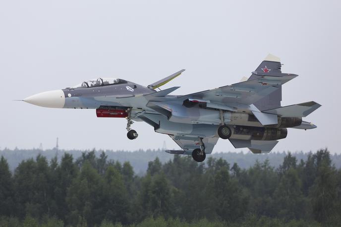 rusko letalo Su-30 | Zračni prostor sta kršili rusko bojno letalo SU-30 (na simbolični fotografiji) in letalo za oskrbo z gorivom IL-78. | Foto Guliverimage