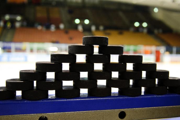 hokejski plošček | Četrtfinalni obračuni hokejskega državnega prvenstva se bodo začeli v ponedeljek, 13. januarja. | Foto Sportida
