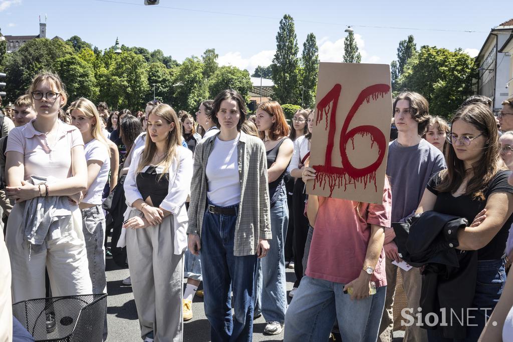 Protest študentov na Aškrčevi.
