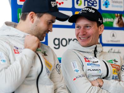 Slovenski skakalni stroj je ogret: Lanišek dobil želeno, Nika Prevc si je oddahnila