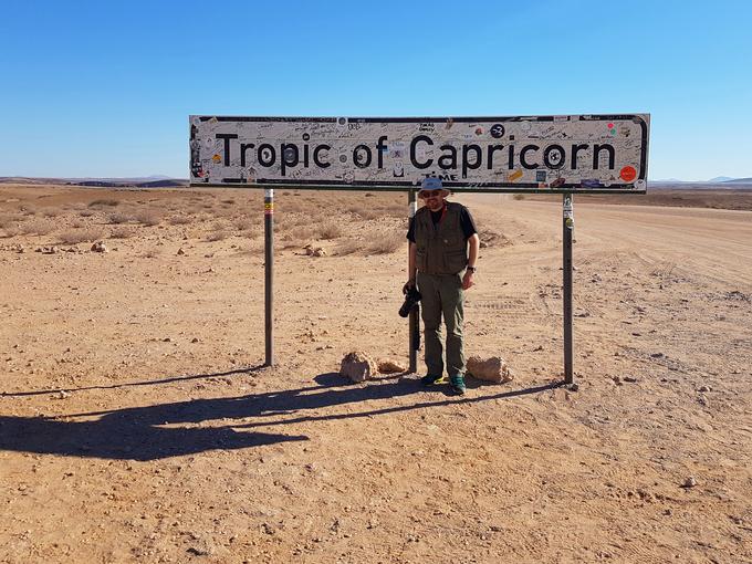 Kozorogov južni povratnik sem maja letos za volanom toyote hilux v prahu in kamenju afriških peščenih avtocest prečil v namibijski divjini. Zdaj mi z avtomobilom manjka še prečenje sredinske črte našega planeta, ekvatorja. | Foto: Jure Gregorčič