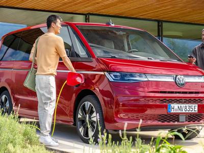 Novi VW Multivan Limited 2026 z izjemno ponudbo pri Porsche Inter Auto