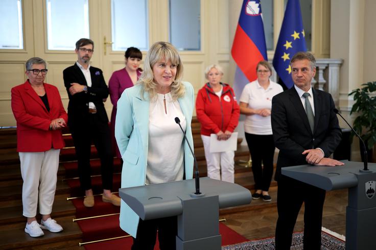 Larisa Štoka iz društva Palčica Pomagalčica je pohvalila odziv države v času zbiranja sredstev za redko zdravilo za otroke. | Foto: Daniel Novakovič/STA