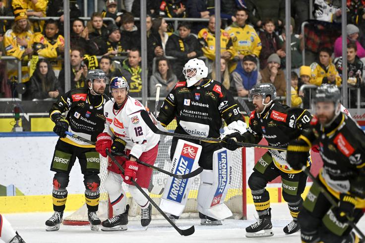 Pustertal je z metlo izločil branilca naslova Salzburg. | Foto: Foppa Iwan - HC Pustertal