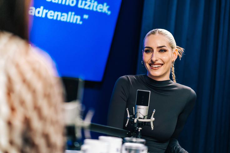 Njena največja ljubezen je petje. | Foto: Jan Lukanović