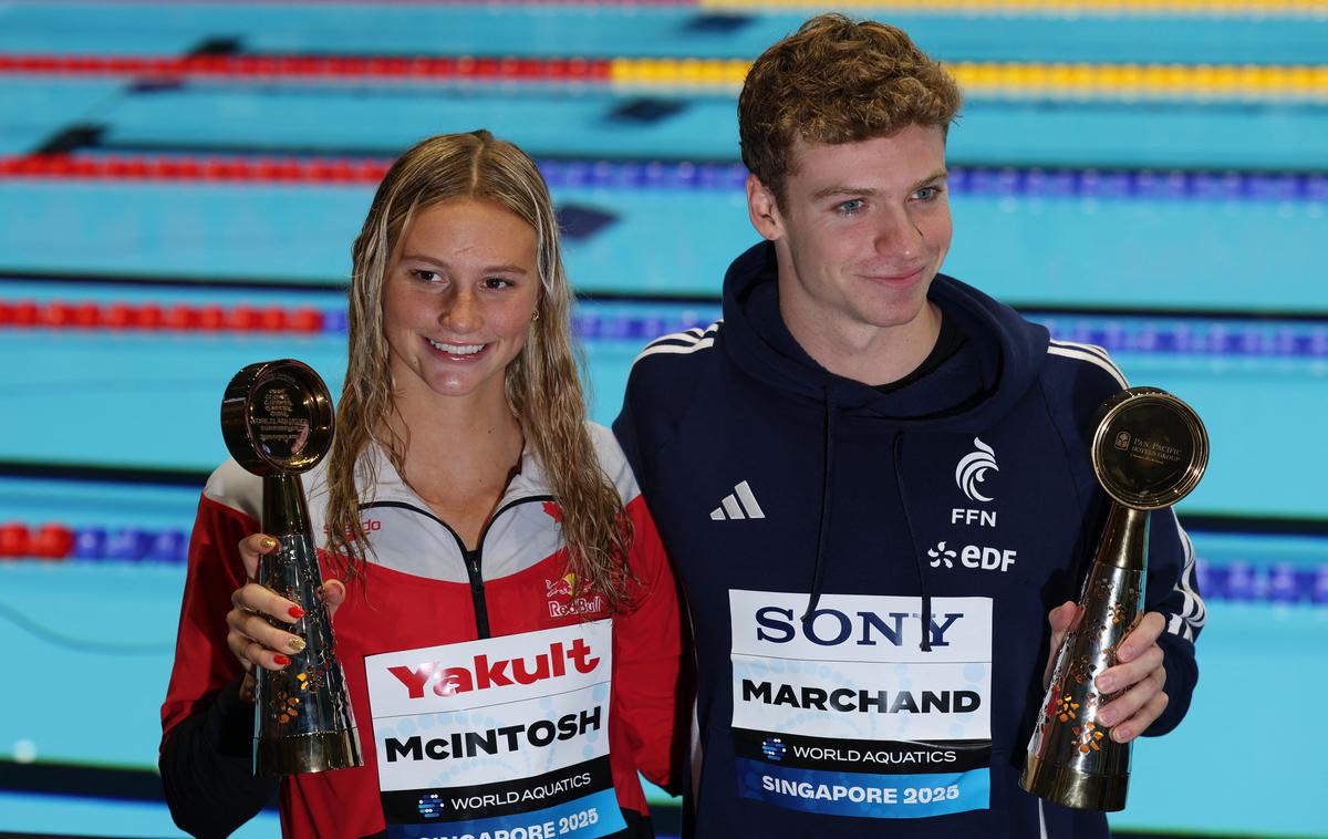 Summer McIntosh & Leon Marchand | Summer McIntosh in Leon Marchand sta bila razred zase na 400 m mešano.  | Foto Reuters