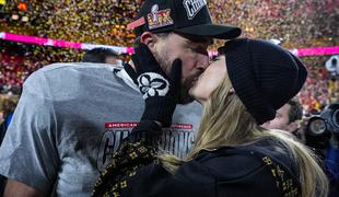 Taylor Swift in Travis Kelce sta se zaročila