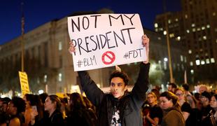 Trump k Obami, protestniki na ulice #foto #video
