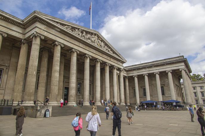 Britanski muzej | Po prvih ocenah je iz skladiščnih prostorov Britanskega muzeja izginilo približno 2.000 predmetov, o čemer je muzej javnost obvestil 16. avgusta. | Foto Reuters