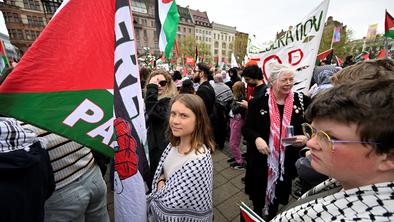 V Evrovizijskem Malmöju napeto, protestira tudi Greta Thunberg #video