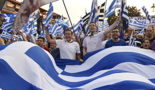 Na tisoče Grkov protestiralo proti dogovoru z Makedonijo
