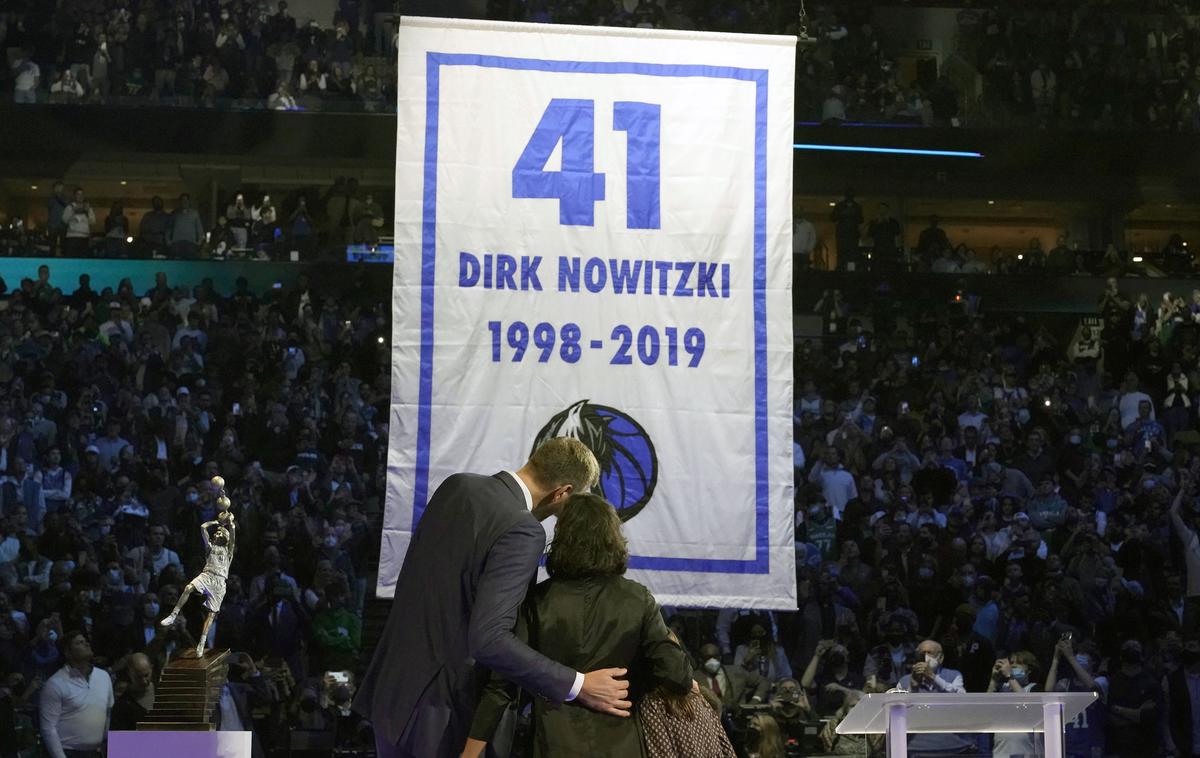 Dirk Nowitzki | Pri Dallas Mavericks so upokojili številko 41, ki jo je vso kariero v ligi NBA nosil legendarni nemški košarkar Dirk Nowitzki. | Foto Guliverimage