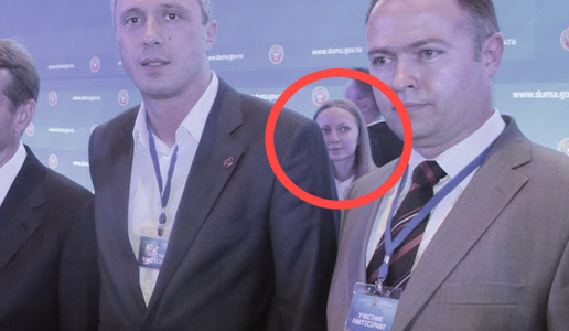 Skrivnostna mladenka, ki jo je najel Vladimir Putin: za koga dela v resnici?