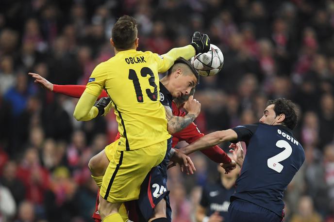 Jan Oblak Gimenez Godin Atletico | Jan Oblak bo v soboto, kot kaže, v obrambi sodeloval tako z Diegom Godinom kot tudi Josejem Gimenezom. | Foto Guliver/Getty Images