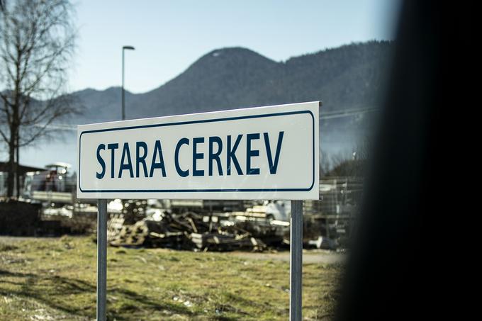 Stara Cerkev je danes postajališče, a so si ob prvem odprtju proge tudi oni silno želeli svojo postajo. | Foto: Ana Kovač