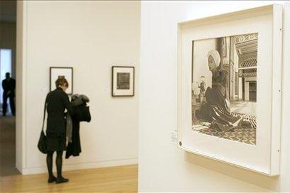 Umrl modni fotograf Irving Penn