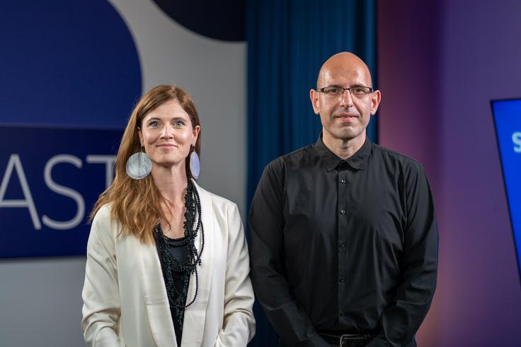 Nina Hojnik, direktorica Združenja slovenske fotovoltaike in Benjamin Žagar, vodja prodaje družbe GEN-I Sonce | Foto: Liam Toni Šironjič
