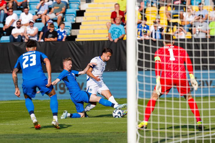 V Celju je letos odigral dve tekmi pred polnimi tribunami. Za klub proti Fiorentini in za reprezentanco proti BiH. | Foto: Aleš Fevžer