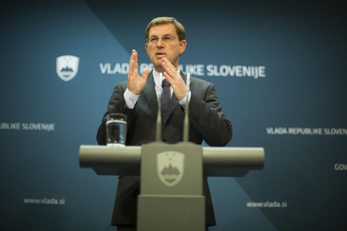 Vlada Mira Cerarja se sklicuje na bistvene spremembe ekonomskega in socialnega položaja v državi. | Foto: Matej Leskovšek