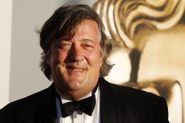 Stephen Fry je dobil vlogo v ameriški nadaljevanki
