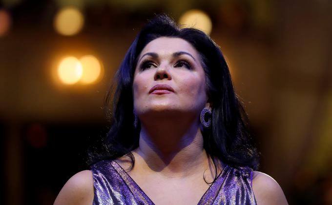 Ana Netrebko se je marca 2022 umaknila iz Metropolitanske opere v New Yorku, potem ko ni odrekla svoje podpore Putinu po invaziji na Ukrajino | Foto: Reuters