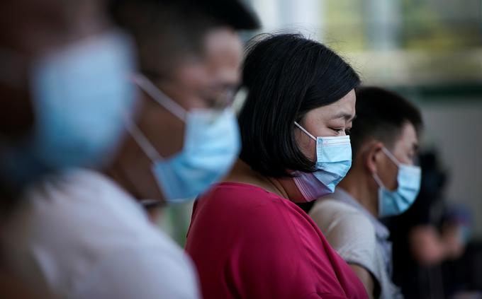 Na Kitajskem si želijo, da drugje po svetu nanje ne bi gledali kot na krivce za razmah virusa, ampak kot tiste, ki so pomagali pandemijo pripeljati h koncu. | Foto: Reuters