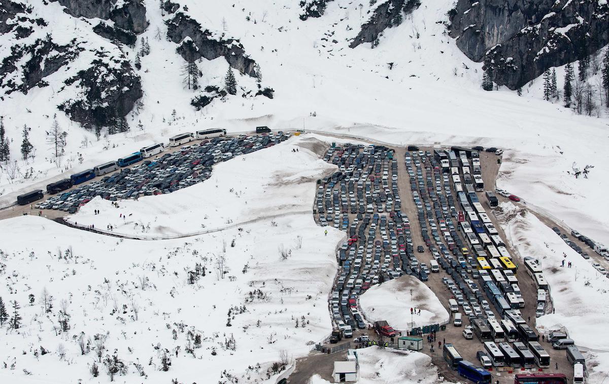 Planica promet | Organizatorji gledalce pozivajo, naj se do prizorišča iz Kranjske gore in okolice odpravijo z brezplačnimi avtobusnimi prevozi.  | Foto Vid Ponikvar