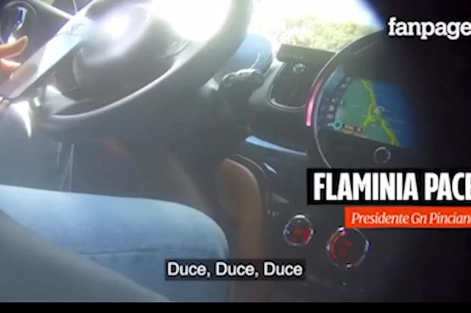DuceDuce | Skrita kamera v avtomobilu, ki je posnela sovraštva polne izjave Flaminie Pace.  | Foto Profimedia