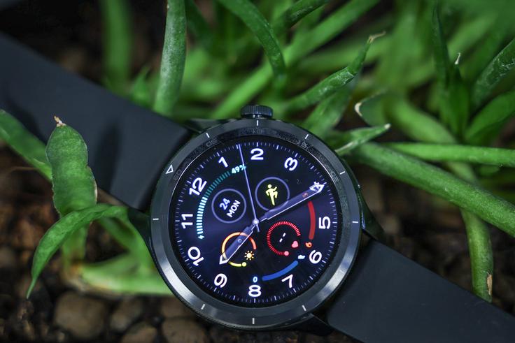 Zaslon pametne ure Xiaomi Watch S4 uporablja tehnologijo AMOLED, njegov premer pa je 3,6 centimetra.  | Foto: Ana Kovač