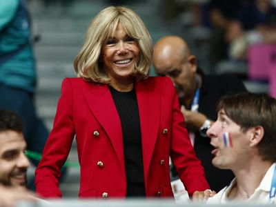 Francoska prva dama Brigitte Macron se je preizkusila kot igralka