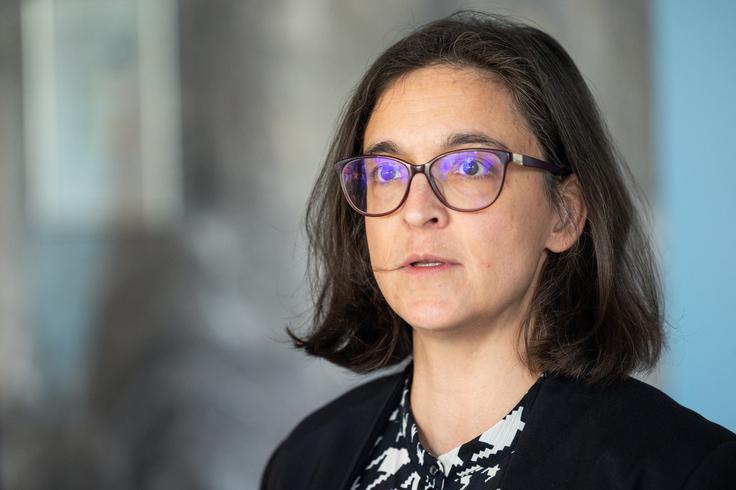 "Odgovornost za vsebino je vezana na institut ministrstva, jaz v moji vlogi nisem posegala v vsebino, nisem presojala vsebine in se do nje nisem opredeljevala, to ni bilo moje pooblastilo, niti ni bila moja pristojnost," je bila jasna Seršen. | Foto: STA