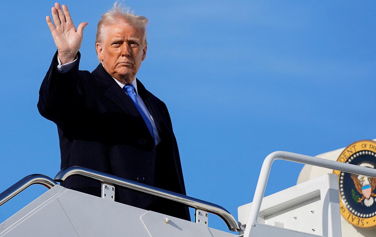 Donald Trump | Pravno zaščito bodo izgubili 30 dni po objavi odredbe ministrstva za domovinsko varnost v zveznem registru, ki je predvidena v ponedeljek, poročajo tuje tiskovne agencije. | Foto Reuters