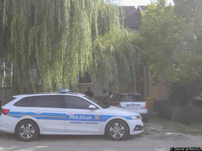 V greznici odkrili razkosano žensko truplo #foto