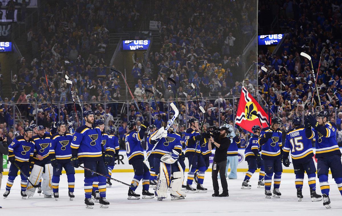 St. Louis Blues | Veselje hokejistov St. Louisa ob uvrstitvi v konferenčni polfinale. | Foto Reuters