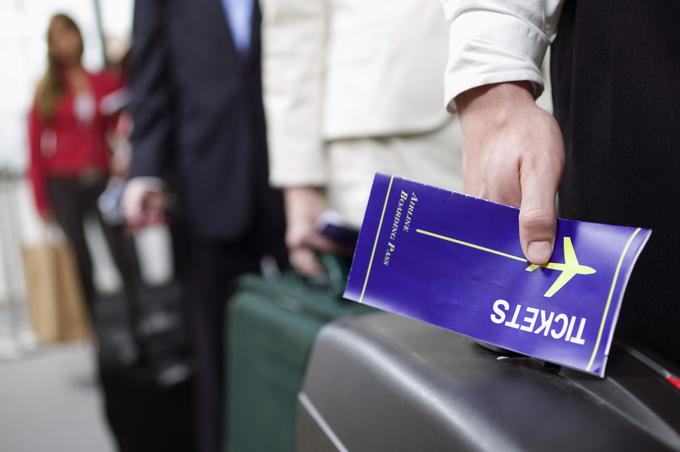 Nekateri se letenja tako zelo bojijo, da zadnji hip klju kupljeni karti odpovejo potovanje. | Foto: Reuters