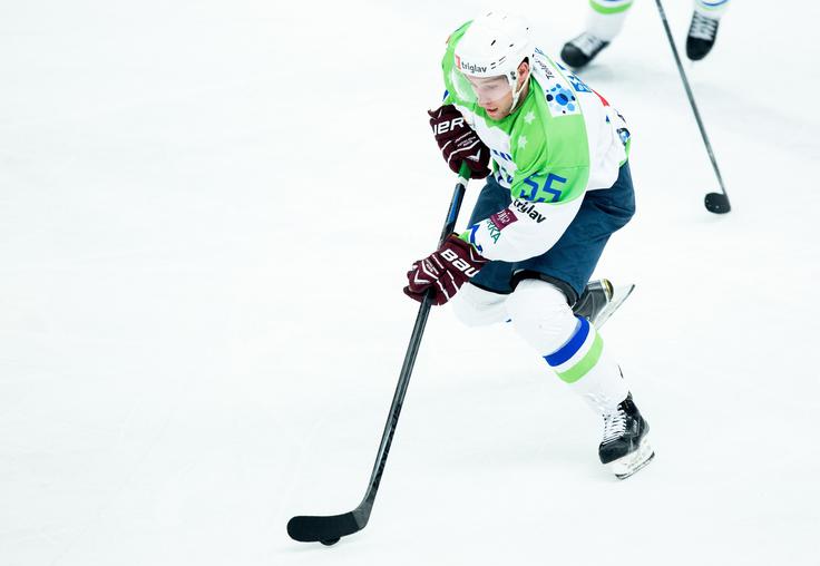 Robert Sabolič s praško Sparto igra finale Extralige. V torek so izgubili, tako da je serija izenačena na 2:2 v zmagah. To pomeni, da bo zmagovalec znan najhitreje 24. aprila, ko bo Slovenija na SP odigrala drugo tekmo. | Foto: Vid Ponikvar