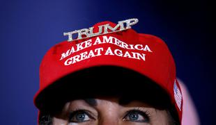 Trumpove carine ovirajo uvoz njegovih lastnih kap in majic s Kitajske