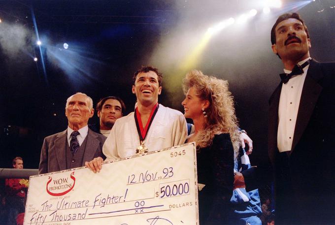 Royce Gracie je za zmago na prvem turnirju UFC dobil 50 tisoč dolarjev. | Foto: Guliverimage/Getty Images