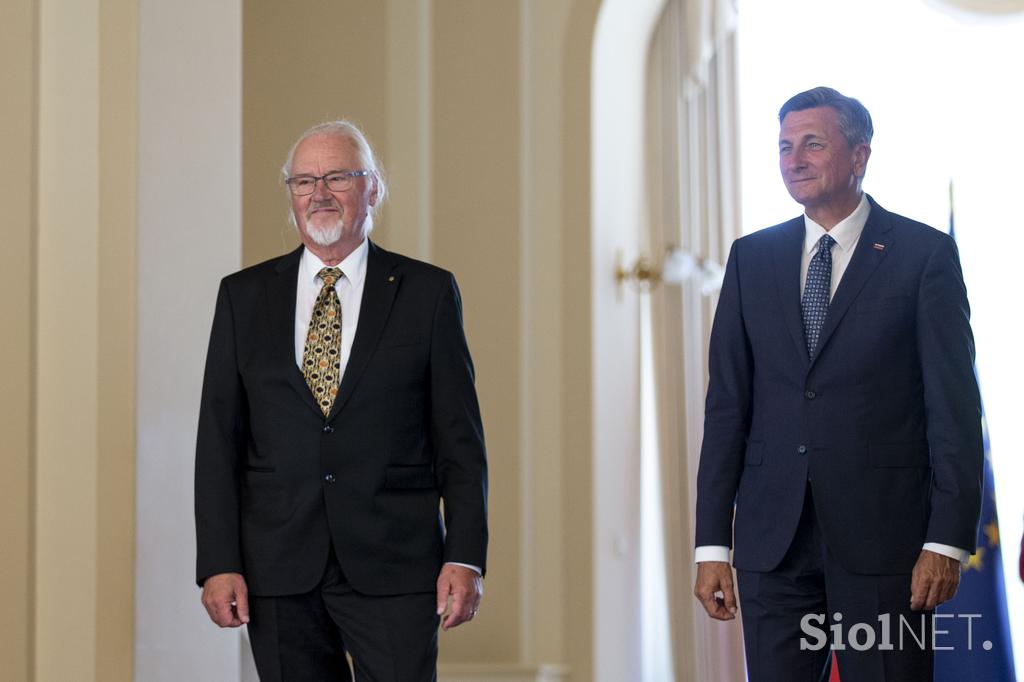 Borut Pahor bo vročil državna odlikovanja