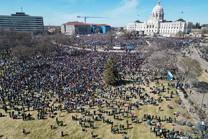 Protest zoper Trumpa | Organizatorji so ocenili, da se je demonstracij po vseh 50 zveznih državah udeležilo najmanj osem milijonov ljudi. | Foto Reuters