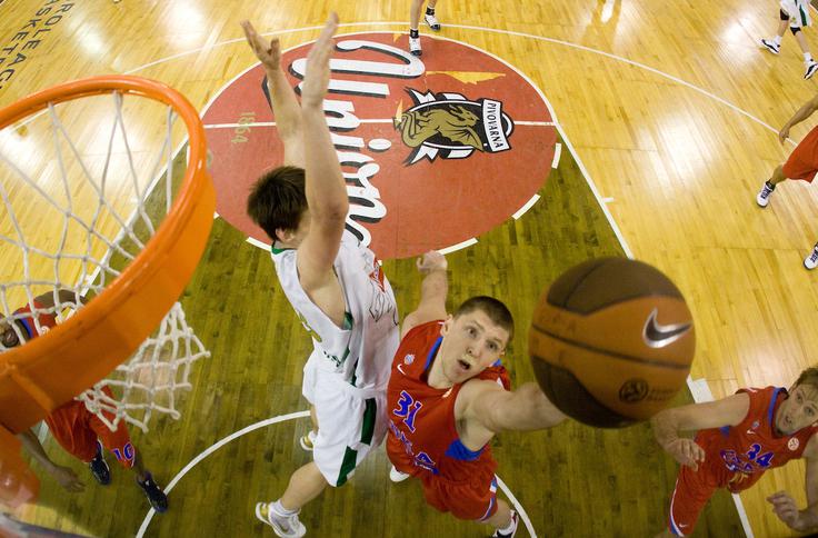 Viktor Hrijapa je bil z Moskovčani tudi gost ljubljanskega Tivolija in tedaj še evroligaške Olimpije. | Foto: Sportida