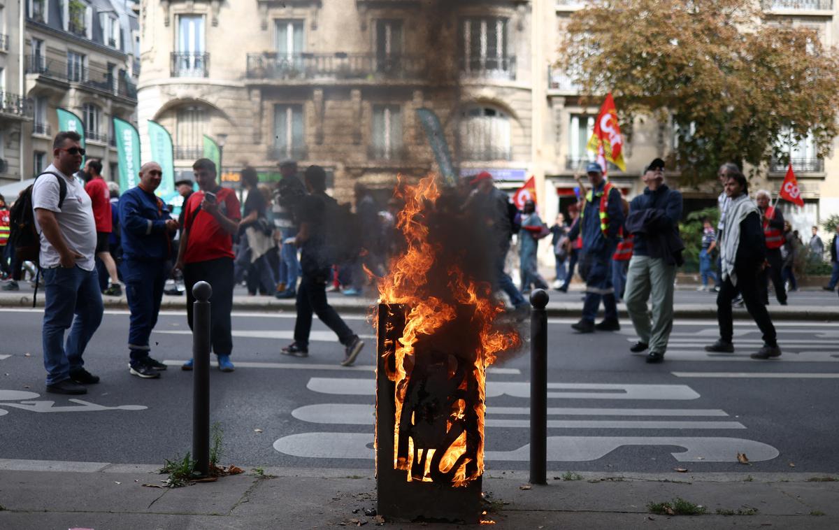 Protesti Pariz Francija | Zaradi protestov je ohromljen promet.  | Foto Reuters