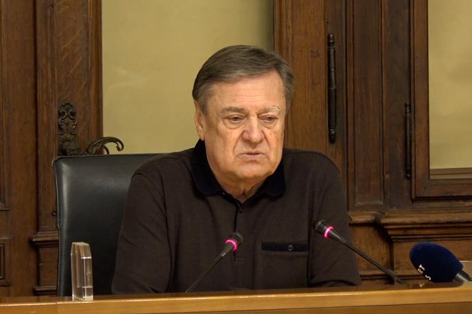 Zoran Janković | Razprava je bila burna, svetniki so med drugim opozorili, da je sprememba odloka nezakonita. Janković pa je danes povedal, da je glede razprave popolnoma miren.  | Foto STA