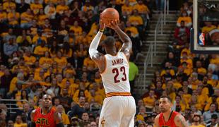 Nov rekord v ligi NBA: košarkarji Clevelanda zadeli neverjetnih 25 trojk (video)