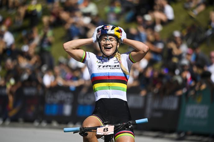 Evie Richards | Svetovna prvakinja Evie Richards je zmagovalka tekme svetovnega pokala v Lenzerheideju. | Foto Guliverimage