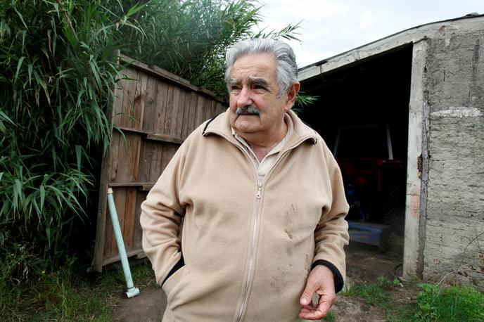 Jose Mujica | Mujica je bil na položaju predsednika države od leta 2010 do 2015. Nekdanji pripadnik gverilske skupine, ki je zaradi tega več kot deset let preživel v zaporu, si je na položaju prislužil vzdevek najrevnejši predsednik na svetu – v dobrodelne namene je razdal velik del svoje plače, živel preprosto življenje na kmetiji in vozil dotrajanega Volkswagnovega hrošča. | Foto Reuters