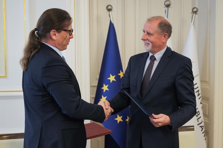 Generalni direktor UKC Ljubljana Marko Jug in rektor ljubljanske univerze Gregor Majdič   | Foto: STA