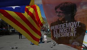 Puigdemont kljub priporu in mogoči izročitvi ne namerava iz politike