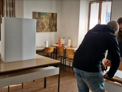 Zaradi plazu so v Kožbanskem kotu ostali brez dostopa do volišč, dobili so začasno #video