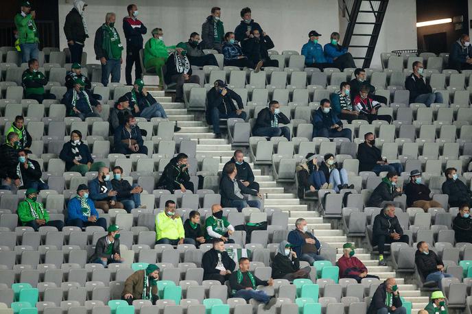 navijači | Na tekmah bodo navijači od 17. maja naprej lahko zasedli polovico sedežev, a le v primeru, da so celjeni, preboleli ali negativni na novi koronavirus. | Foto Vid Ponikvar